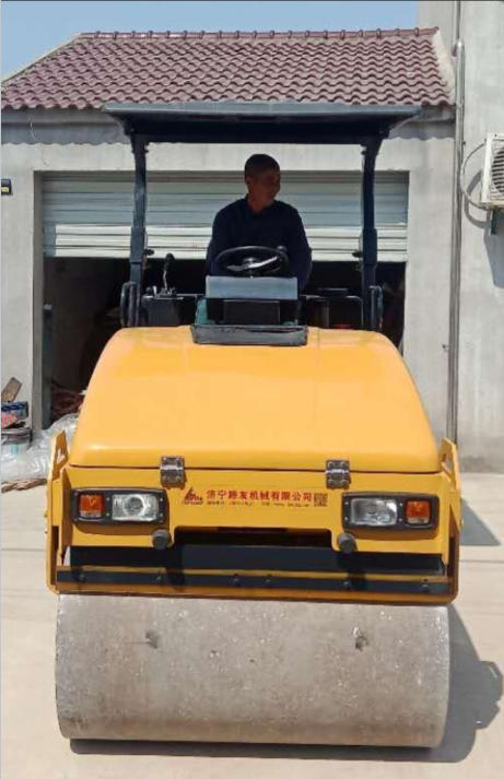 壓路機出租