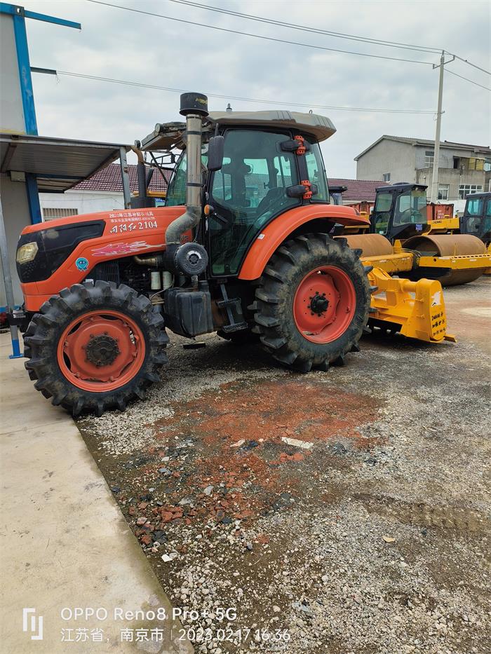 南京壓路機(jī)出租案例