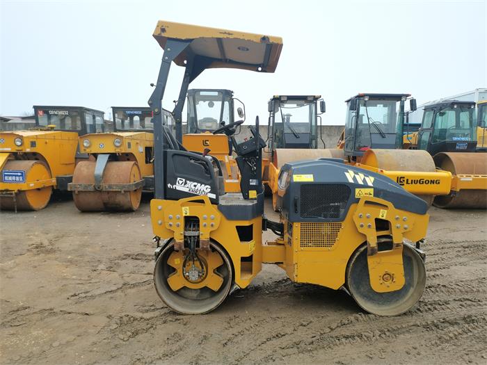 32噸壓路機(jī)案例